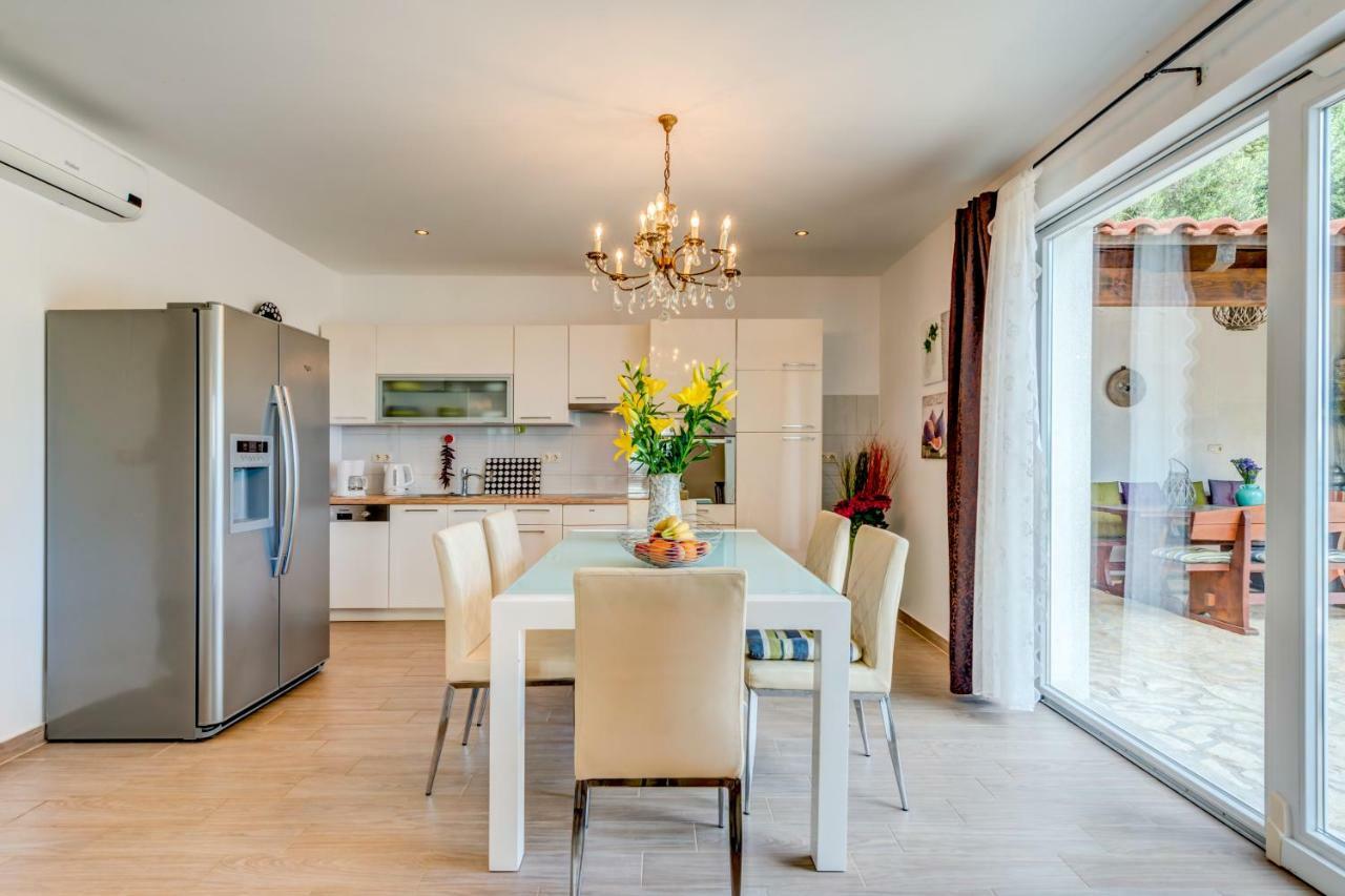 Holiday Home Figa Omiš Εξωτερικό φωτογραφία